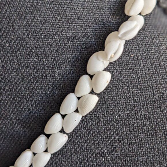 Handmade vintage shell necklace white tinny - Picture 4 of 6